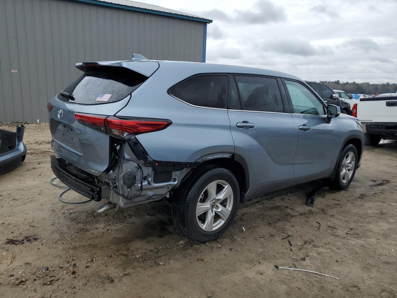 2021 Toyota Highlander - Image 3
