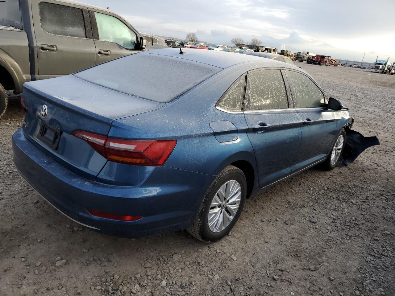 2019 Volkswagen Jetta - Image 3