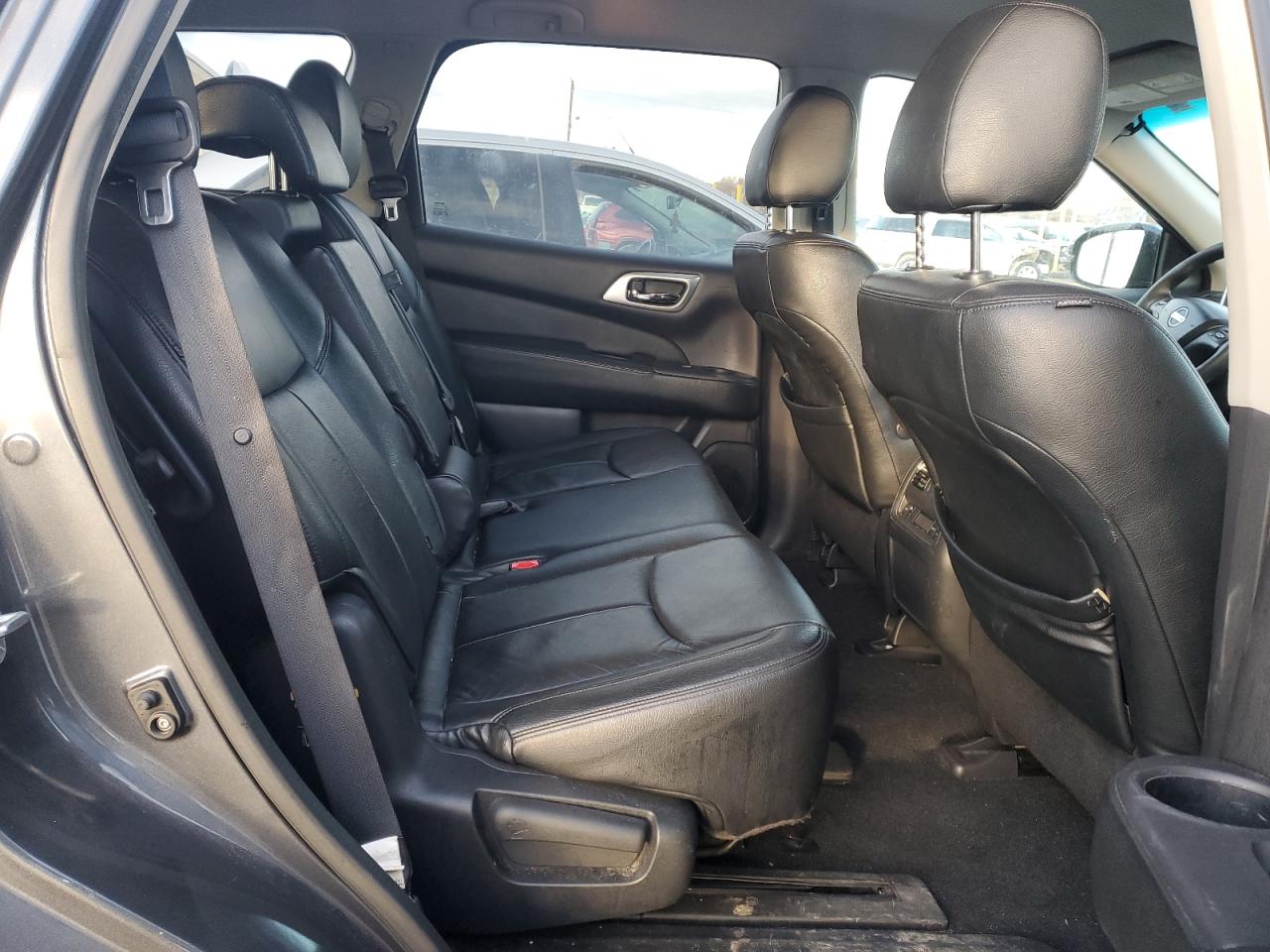 2014 Nissan Pathfinder - Image 11