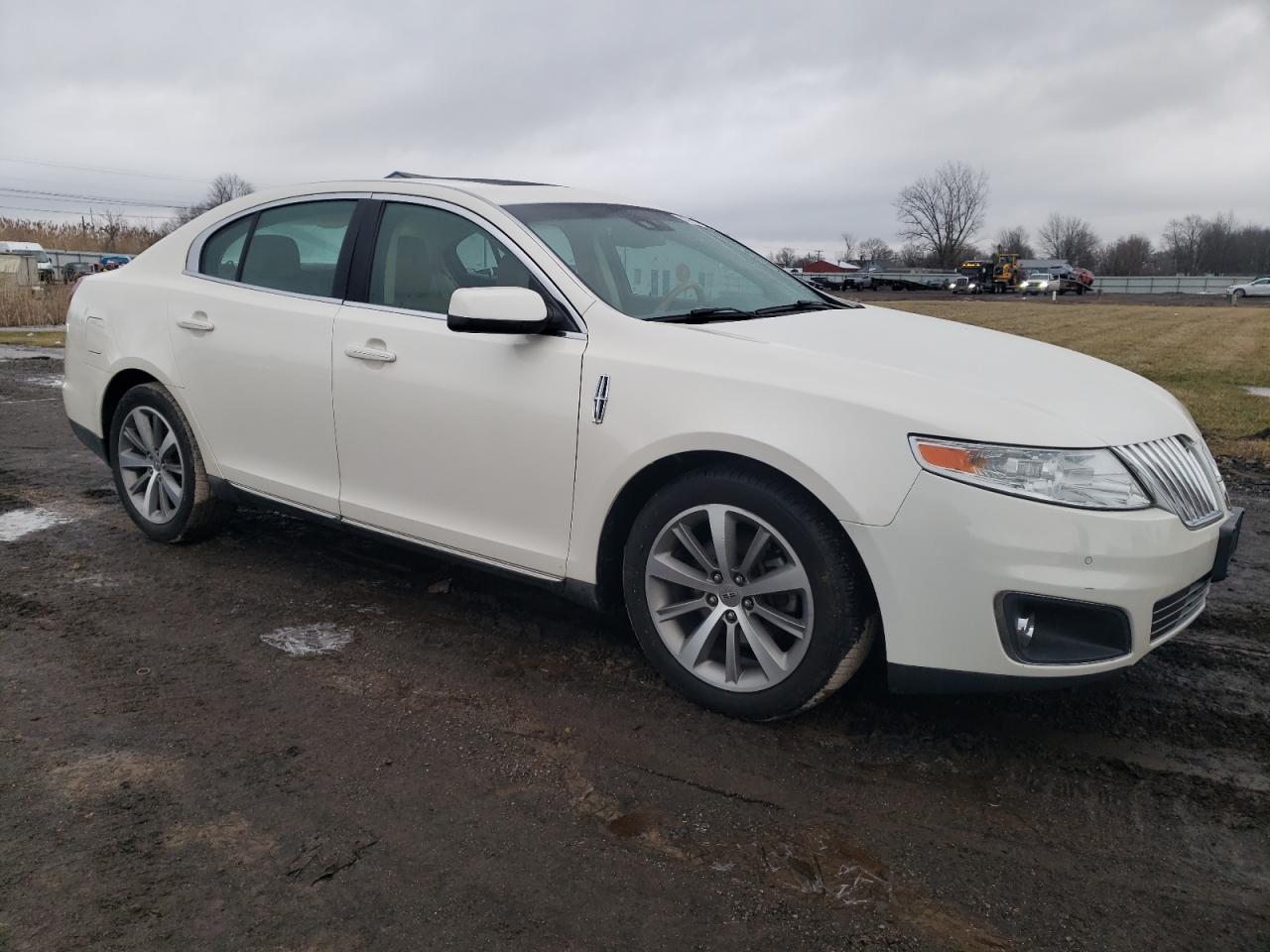 2009 Lincoln MKS - Image 4