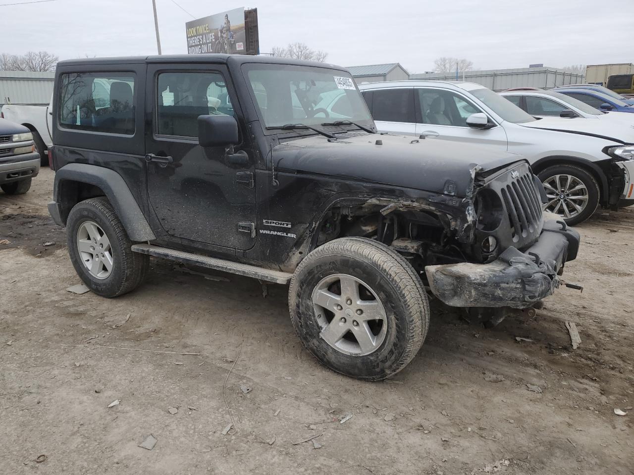 2016 Jeep Wrangler - Image 4