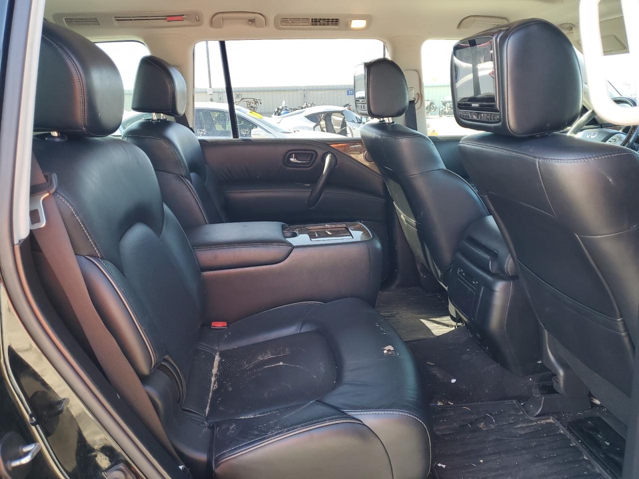 2017 Infiniti QX80 - Image 10
