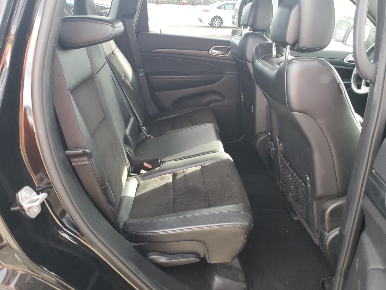 2019 Jeep Grand Cherokee - Image 11