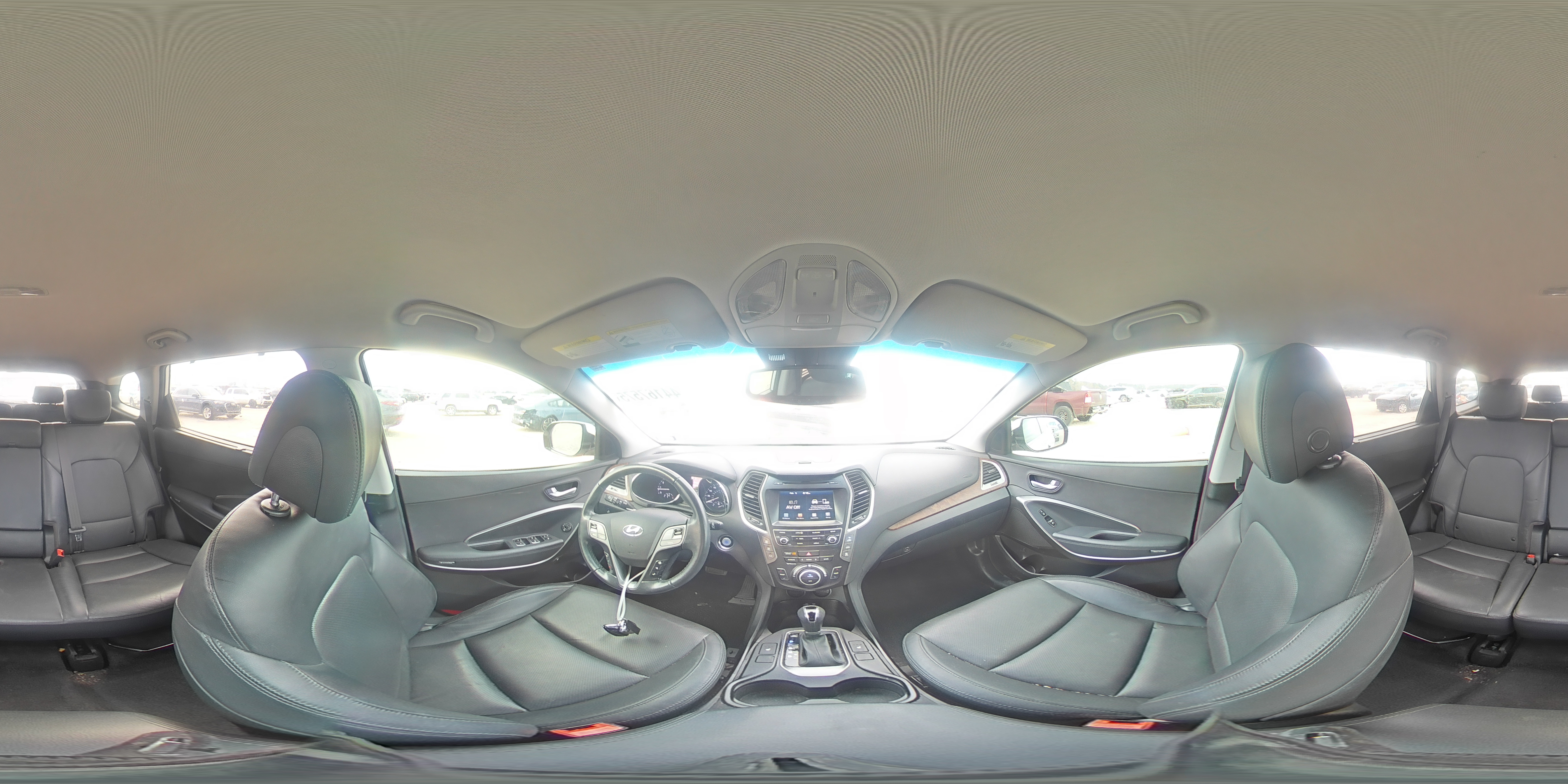 2019 Hyundai Santa Fe - Image 13