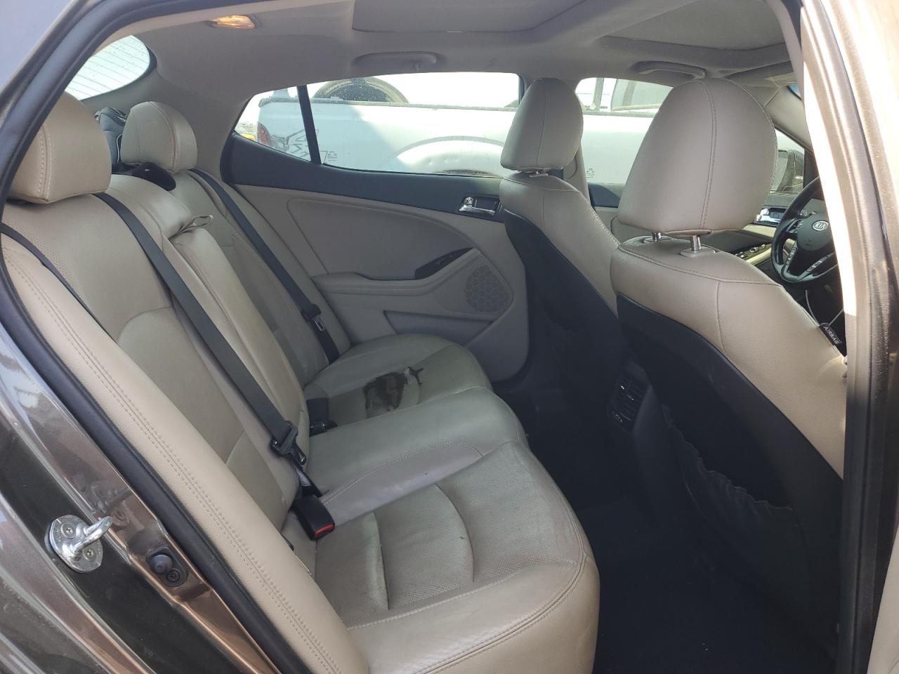 2012 Kia Optima - Image 10