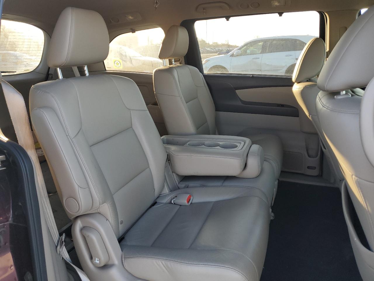 2015 Honda Odyssey - Image 11