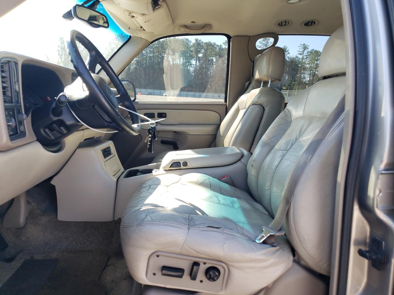 2001 Chevrolet Suburban - Image 7