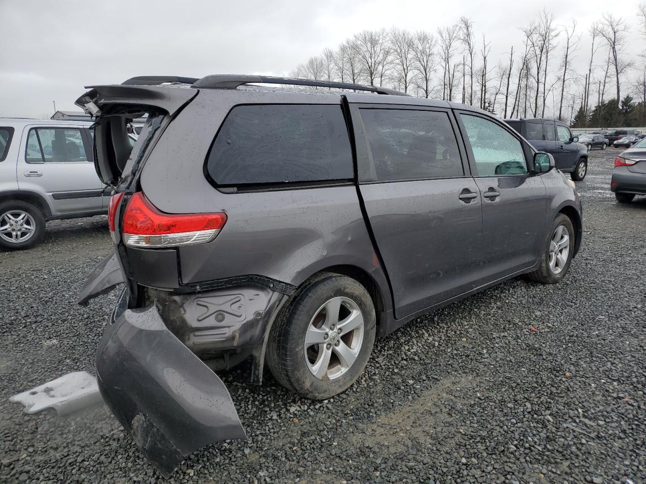 2013 Toyota Sienna - Image 3
