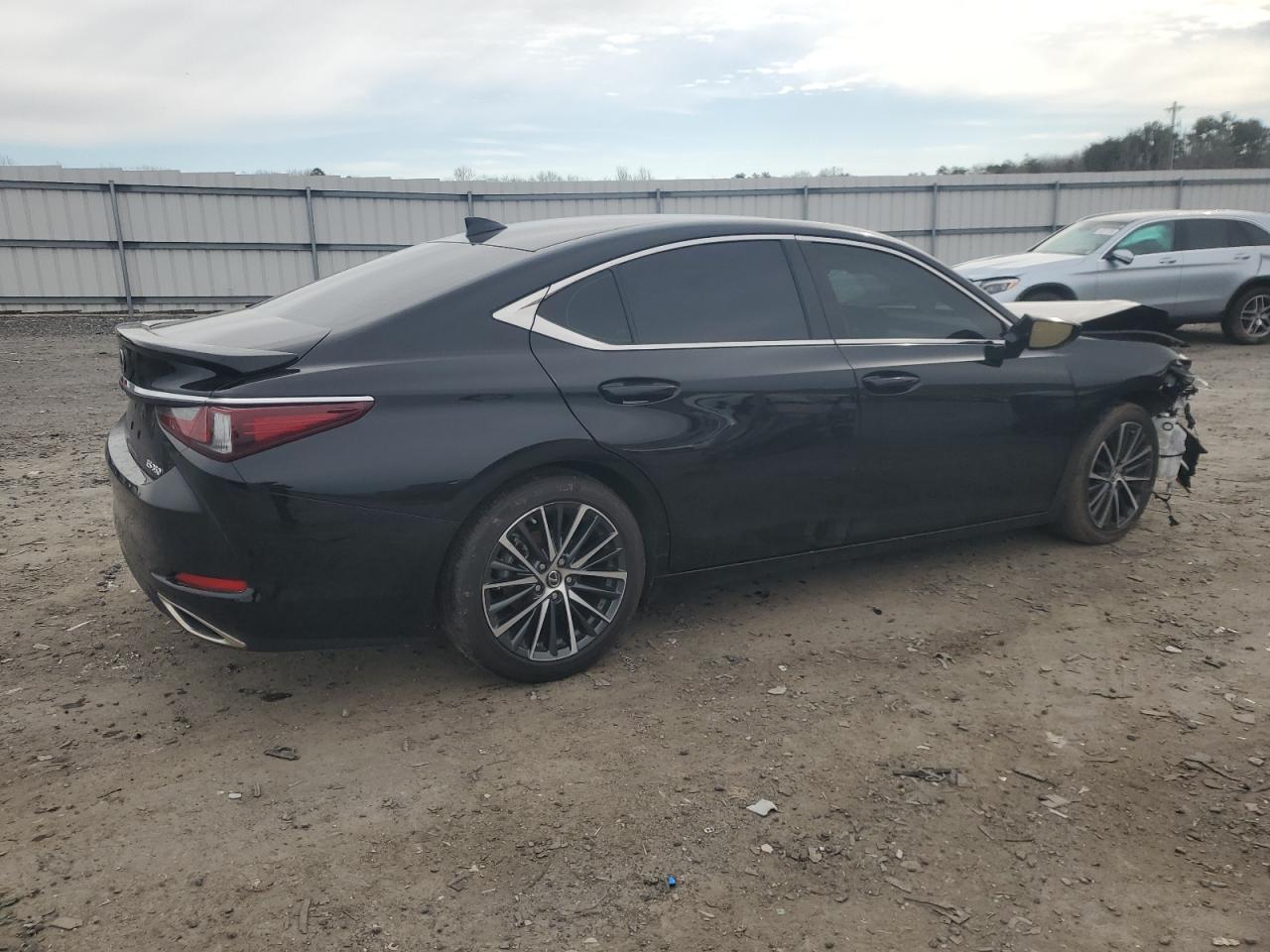 2024 Lexus ES - Image 3