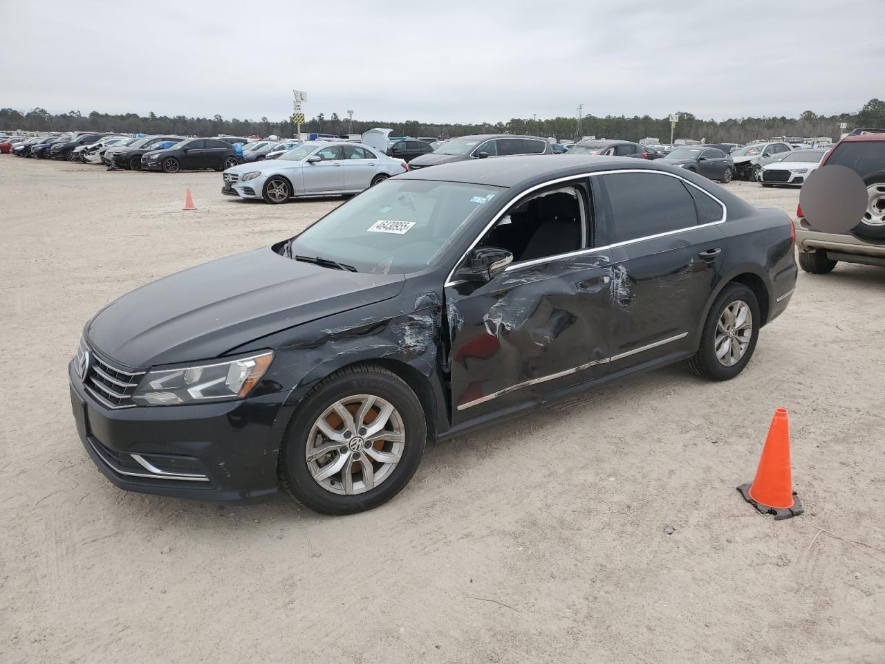 2016 Volkswagen Passat - Image 1