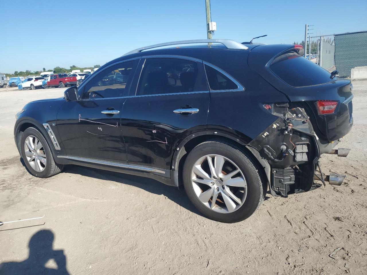 2014 Infiniti QX70 - Image 2