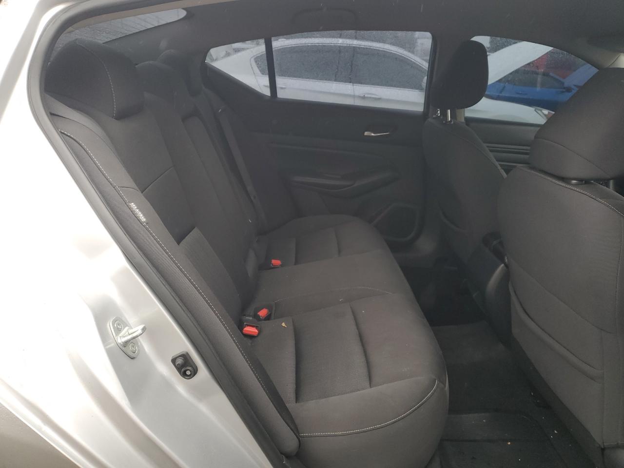 2020 Nissan Altima - Image 10