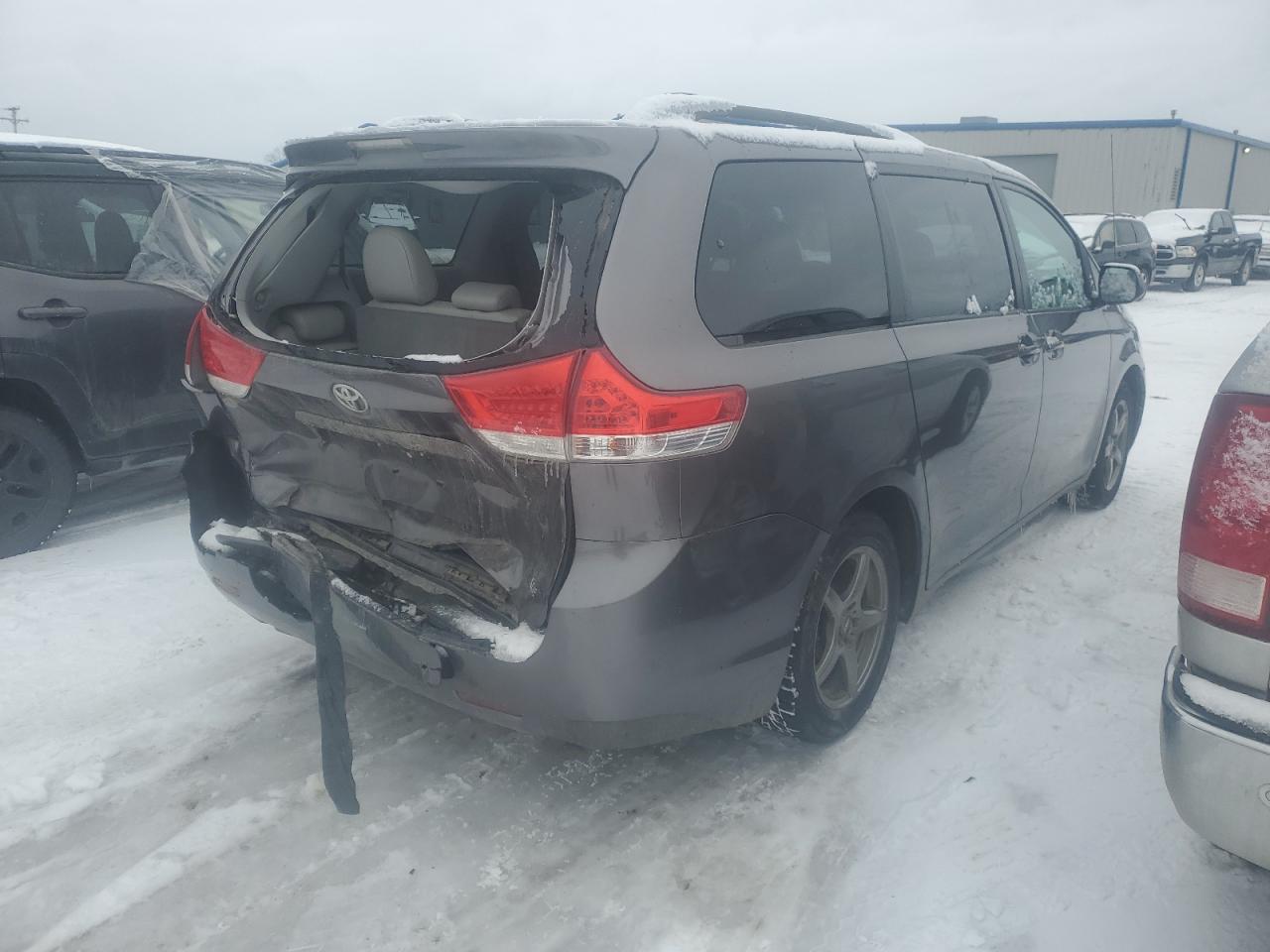 2014 Toyota Sienna - Image 3