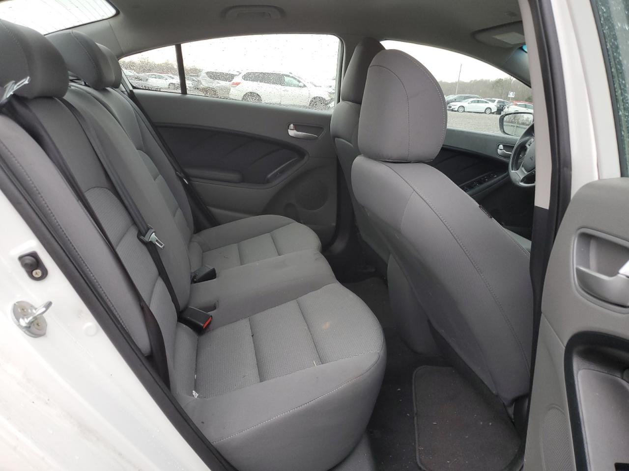 2017 Kia Forte - Image 10