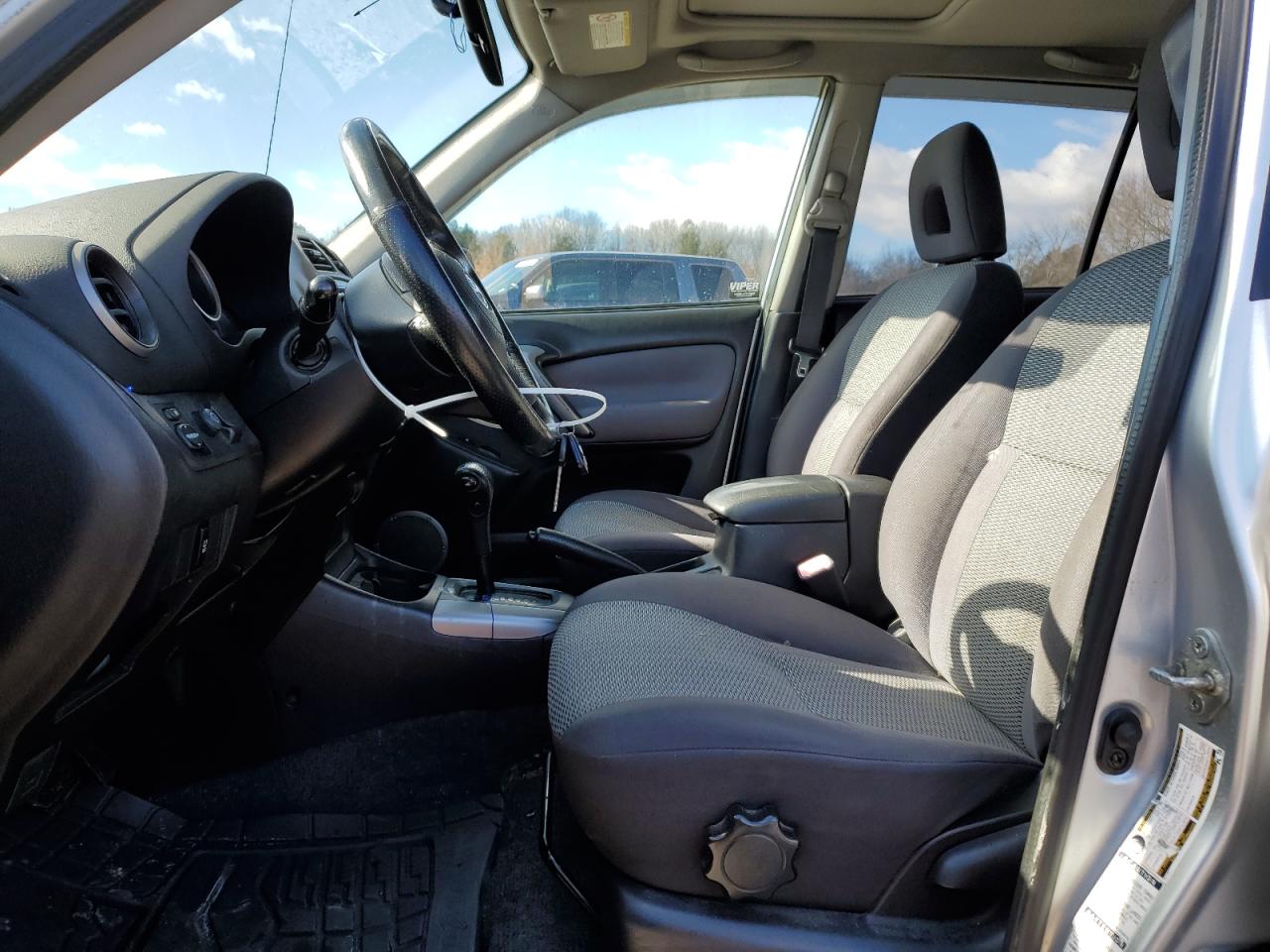 2004 Toyota RAV 4 - Image 7