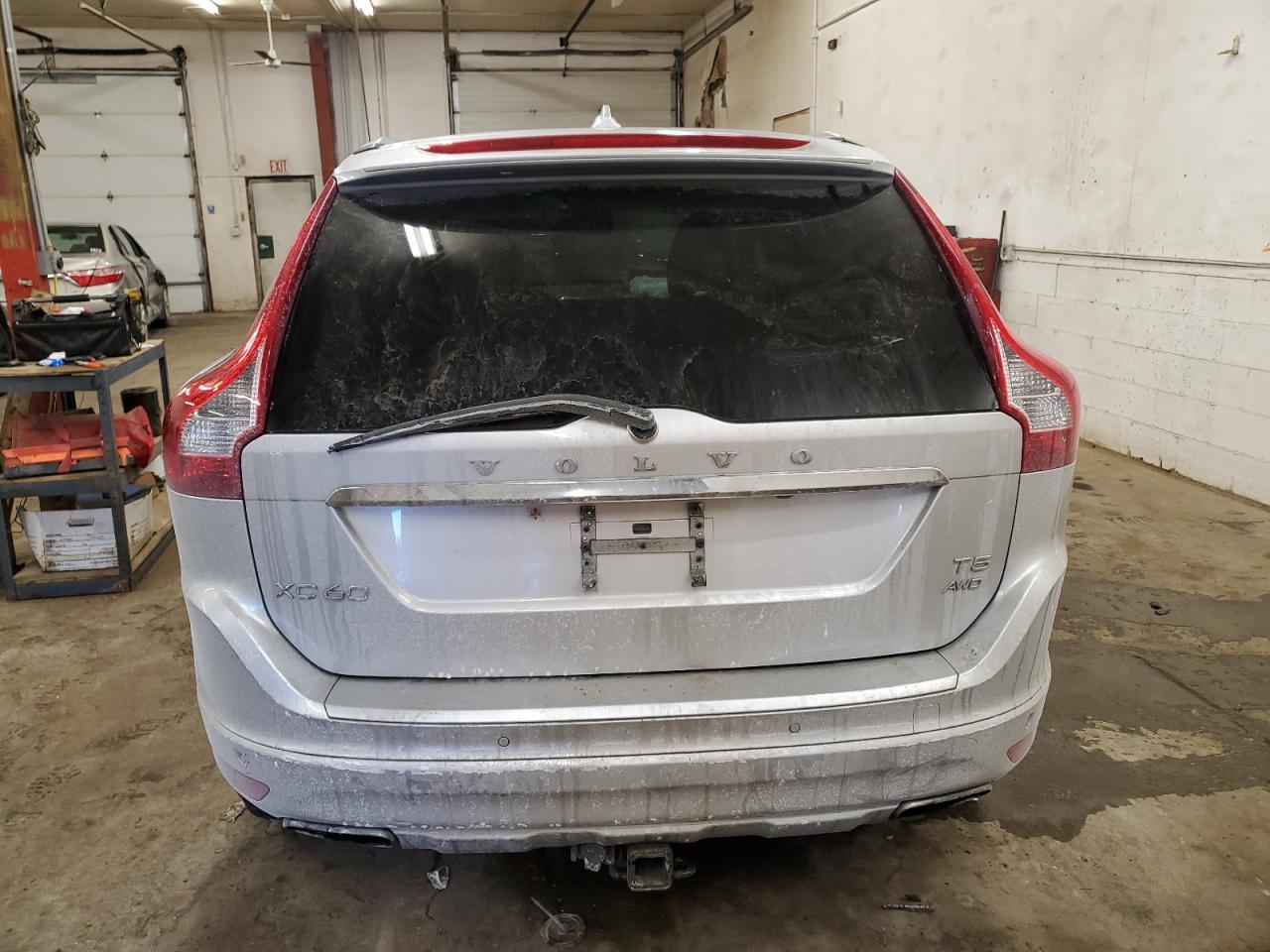 2016 Volvo XC60 - Image 6