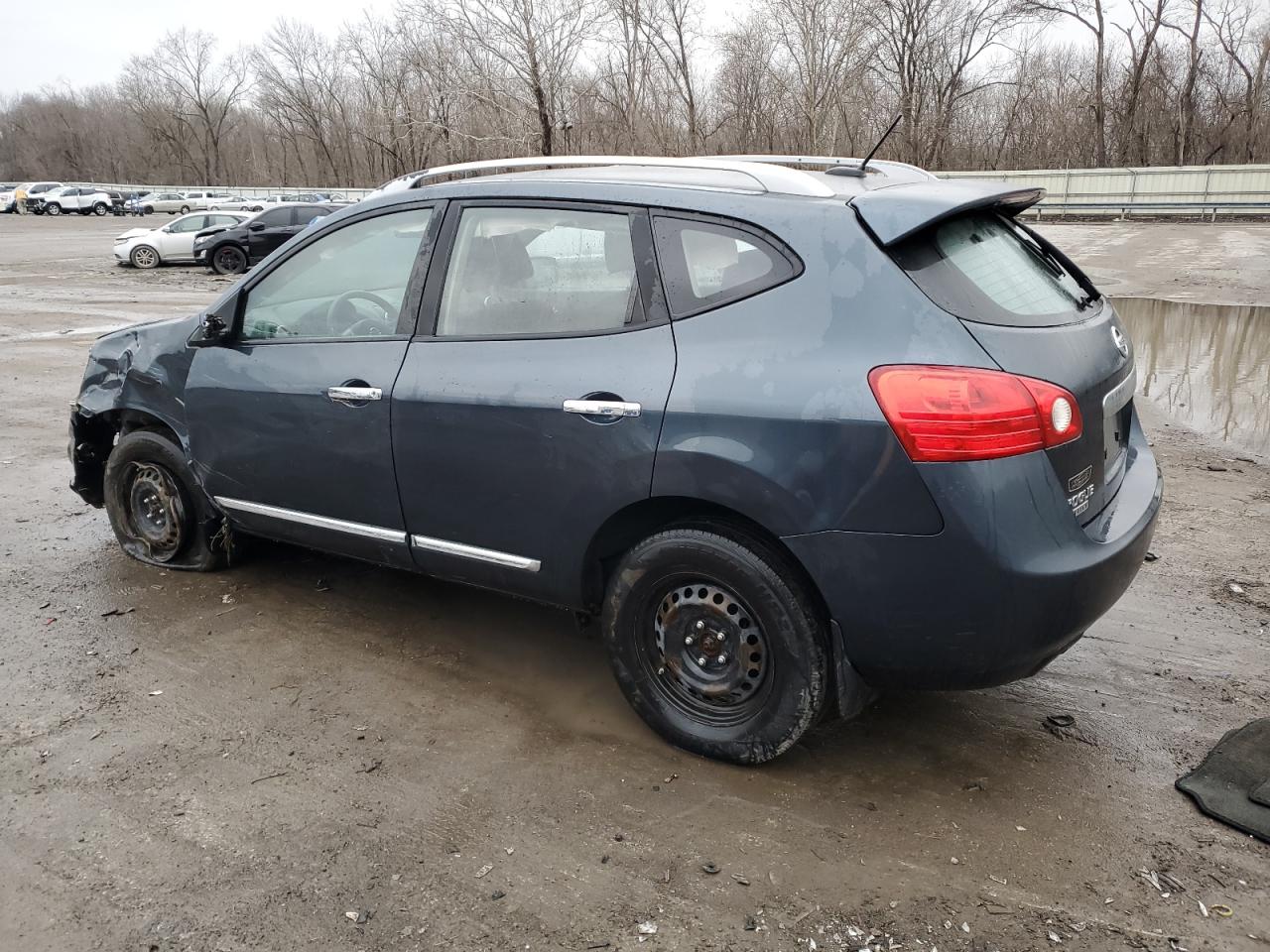 2014 Nissan Rogue - Image 2