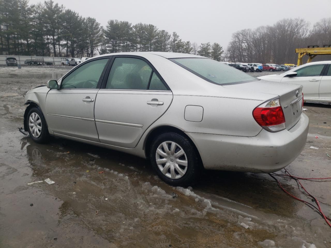 2005 Toyota Camry - Image 2