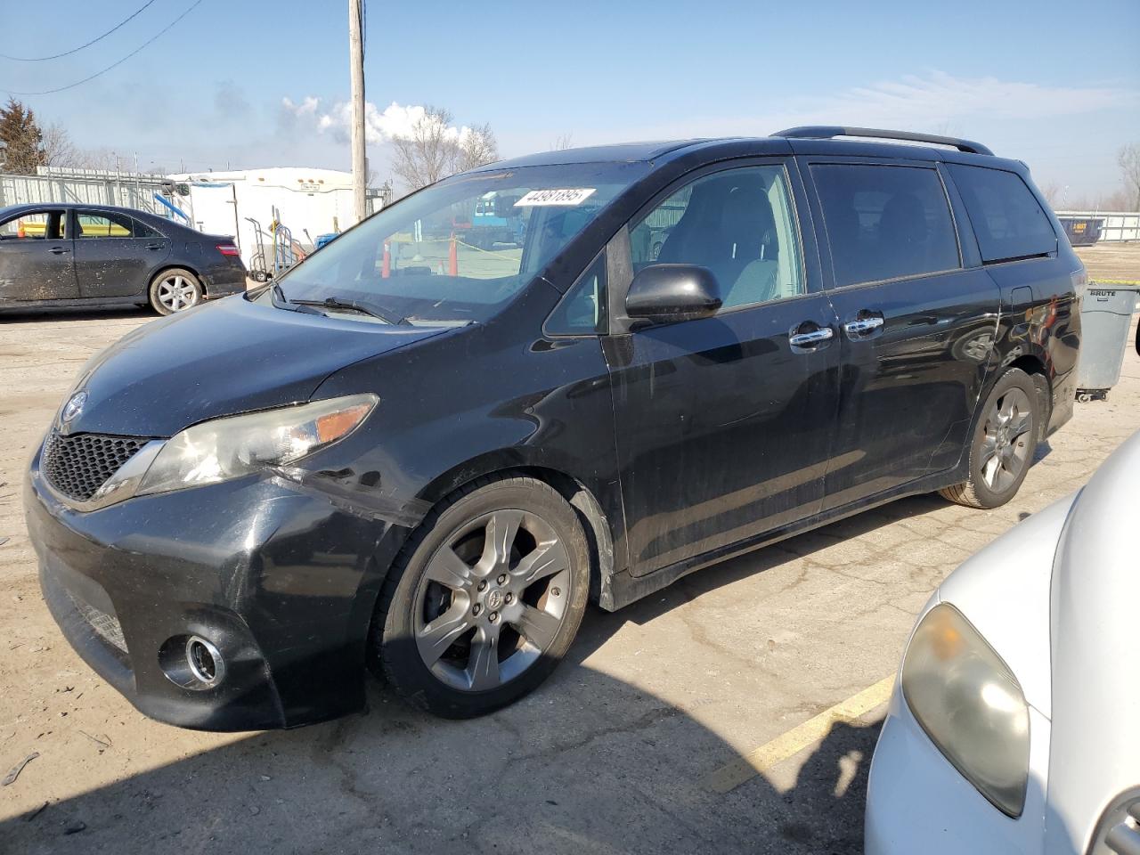 2014 Toyota Sienna - Image 1