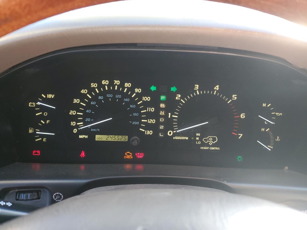 2000 Lexus LX - Image 9