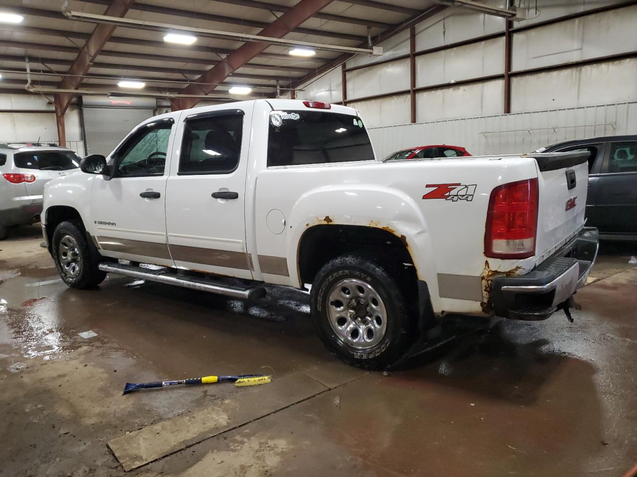 2009 GMC Sierra - Image 2