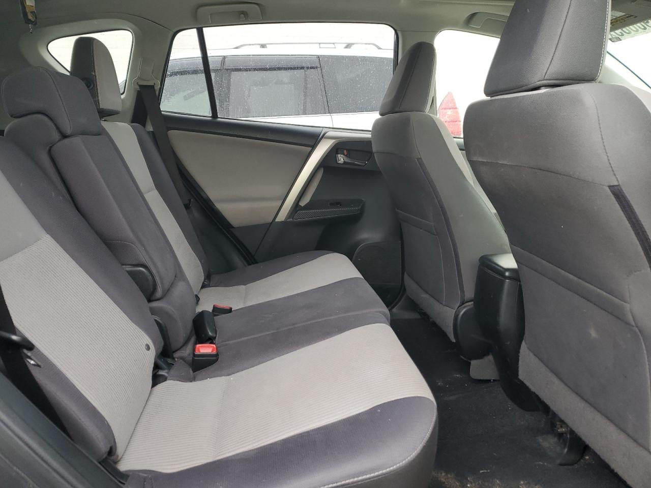 2015 Toyota RAV 4 - Image 10