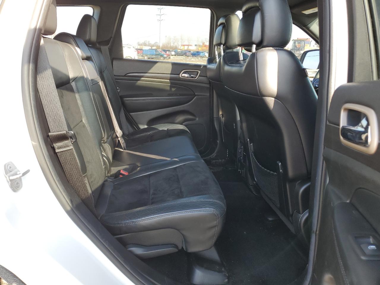 2014 Jeep Grand Cherokee - Image 11