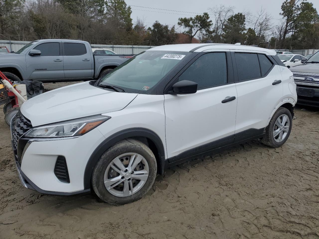 2022 Nissan Kicks - Image 1