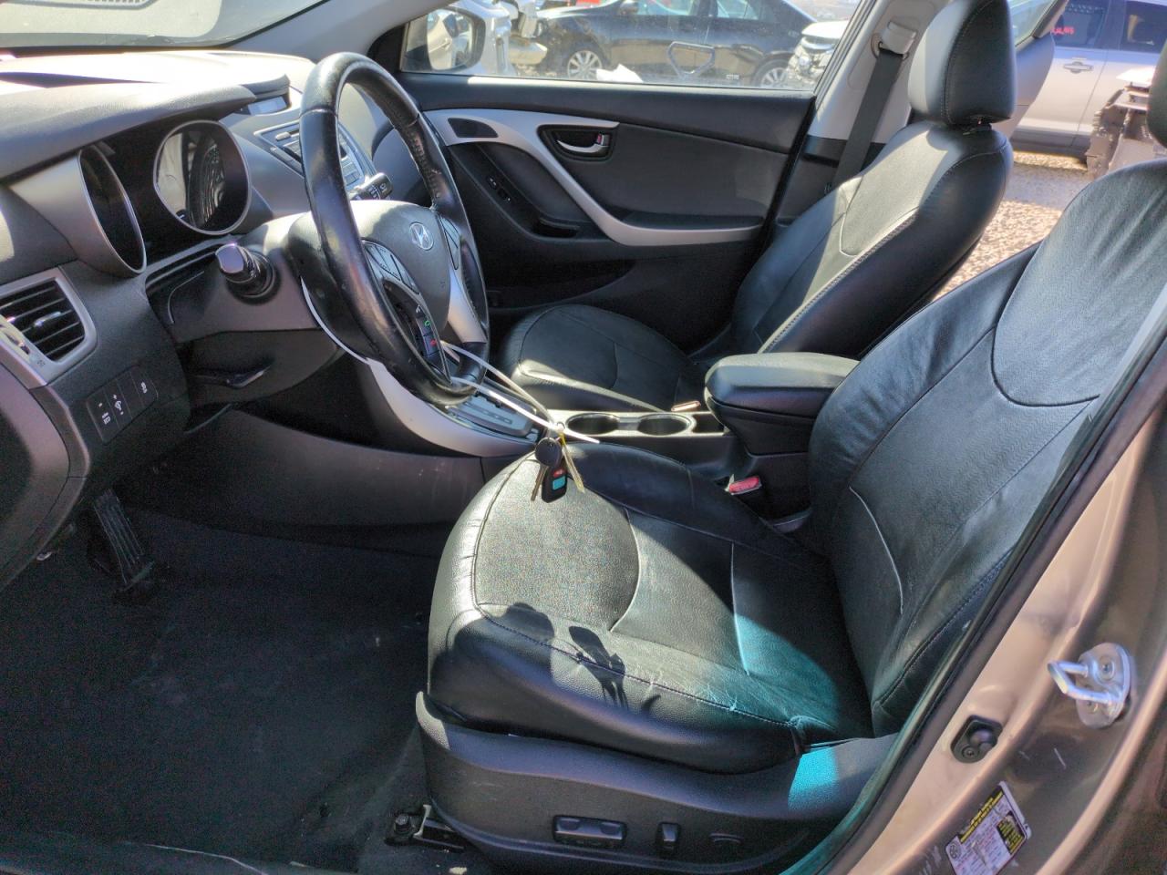 2013 Hyundai Elantra - Image 7