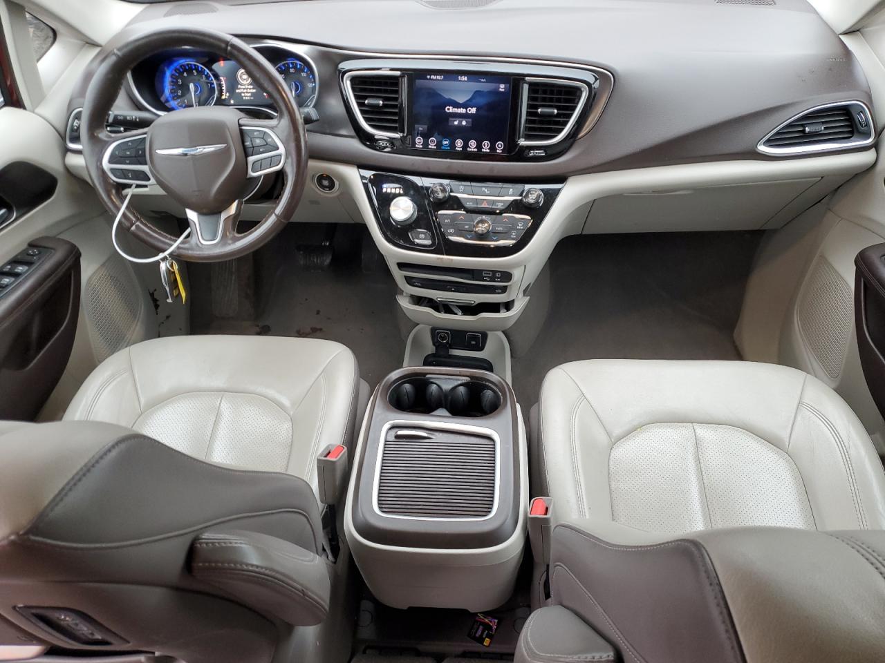 2018 Chrysler Pacifica - Image 8