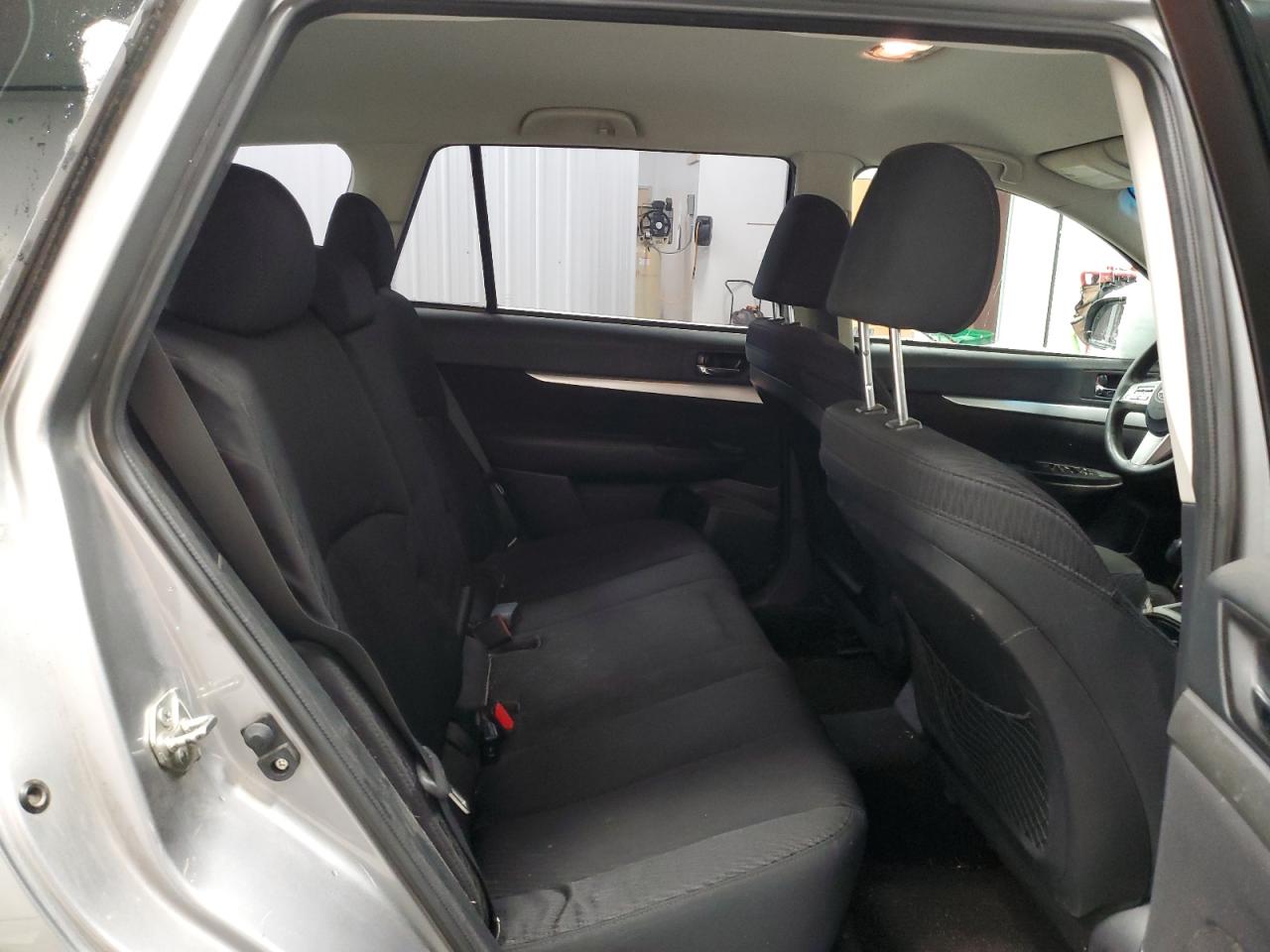 2011 Subaru Outback - Image 11