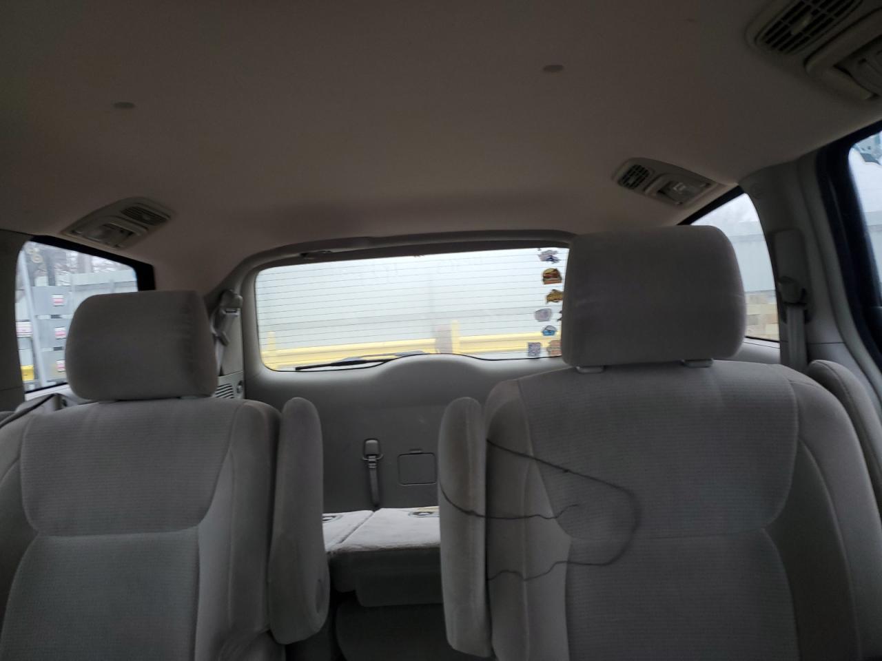 2005 Toyota Sienna - Image 10