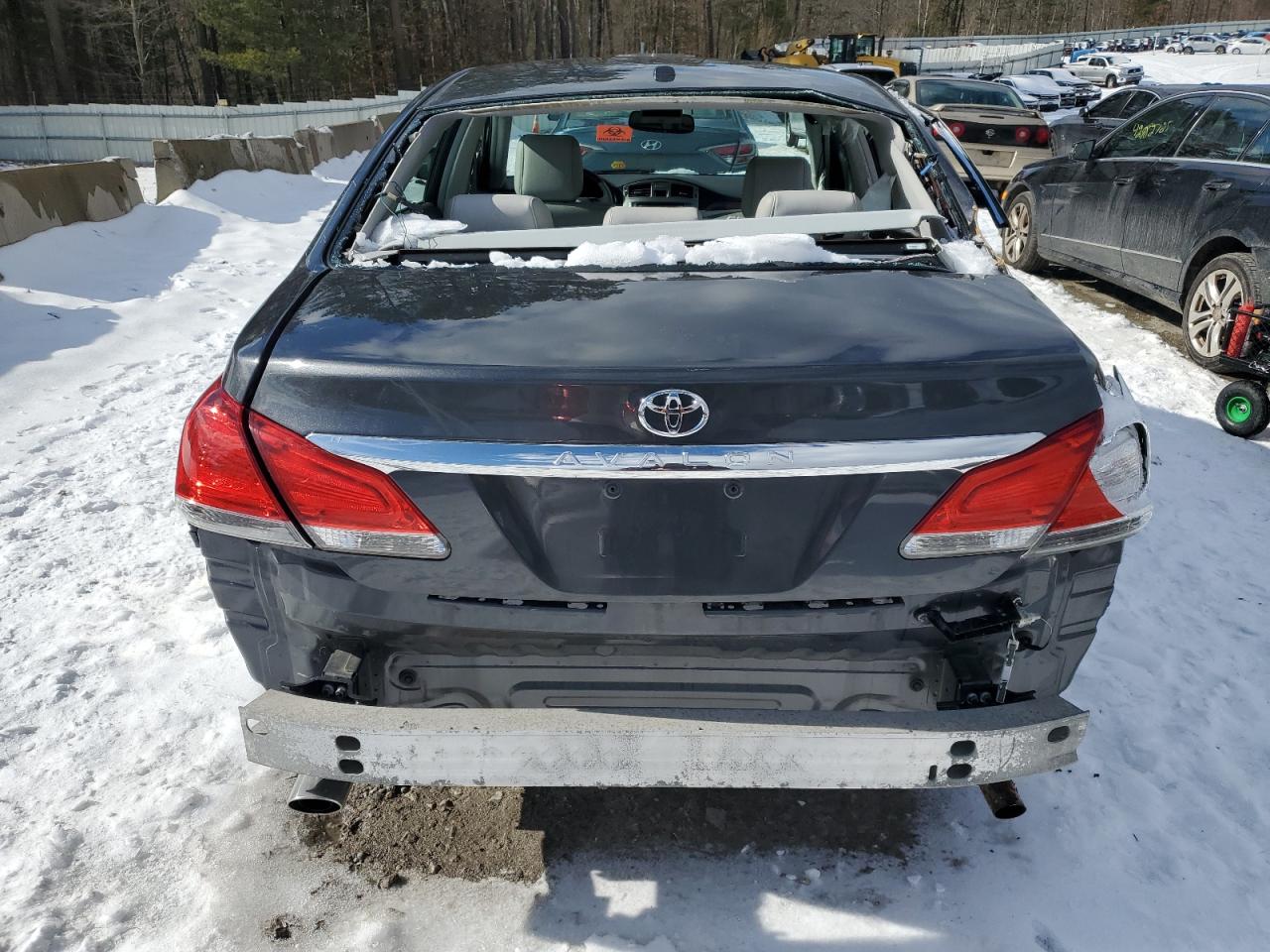 2011 Toyota Avalon - Image 6