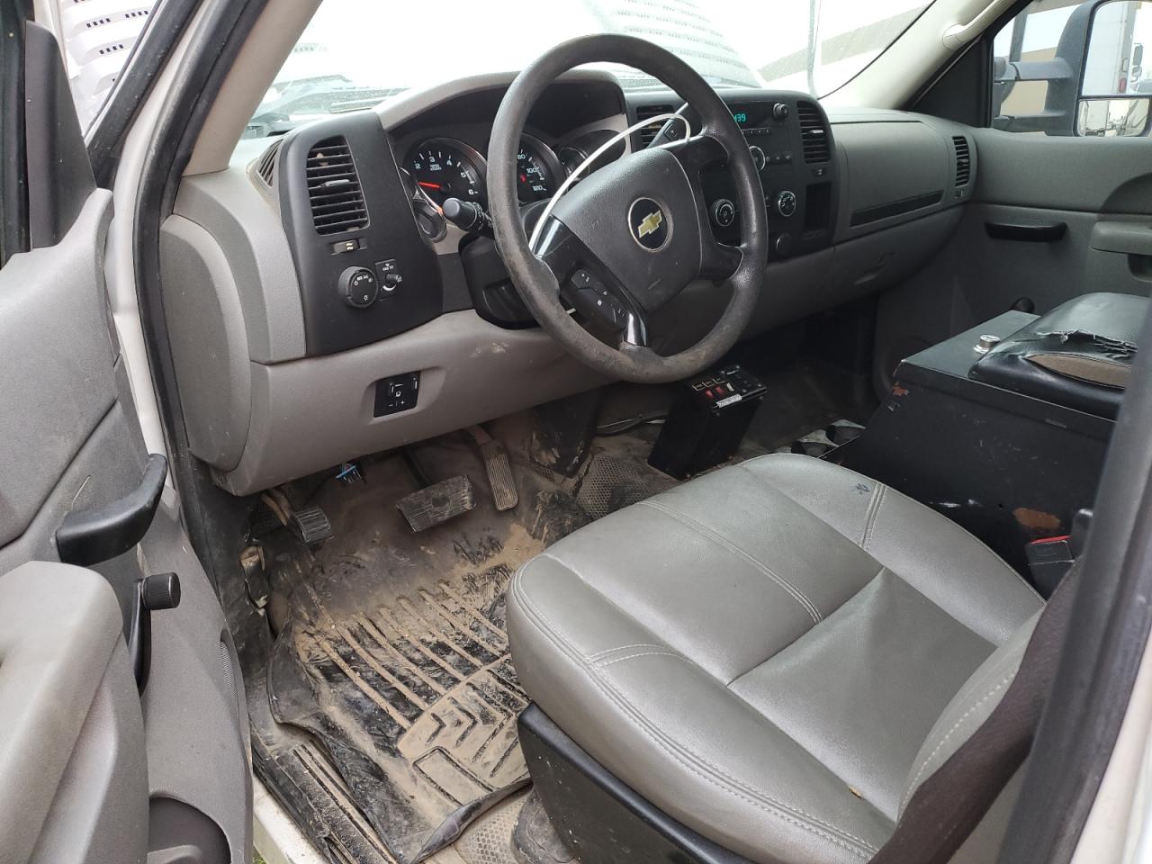 2012 Chevrolet Silverado - Image 8