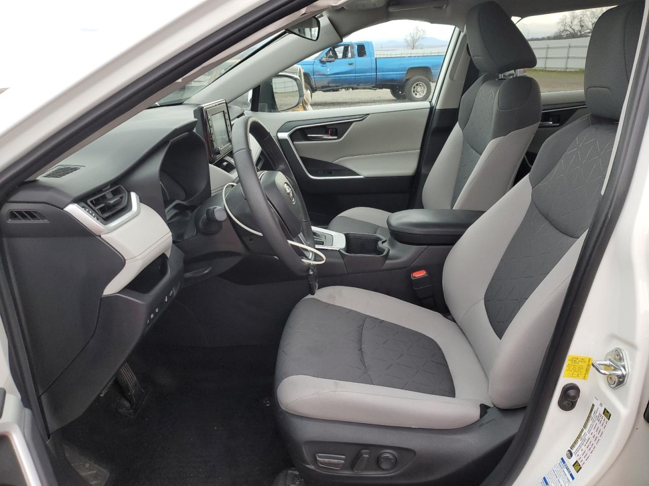 2022 Toyota RAV 4 - Image 7