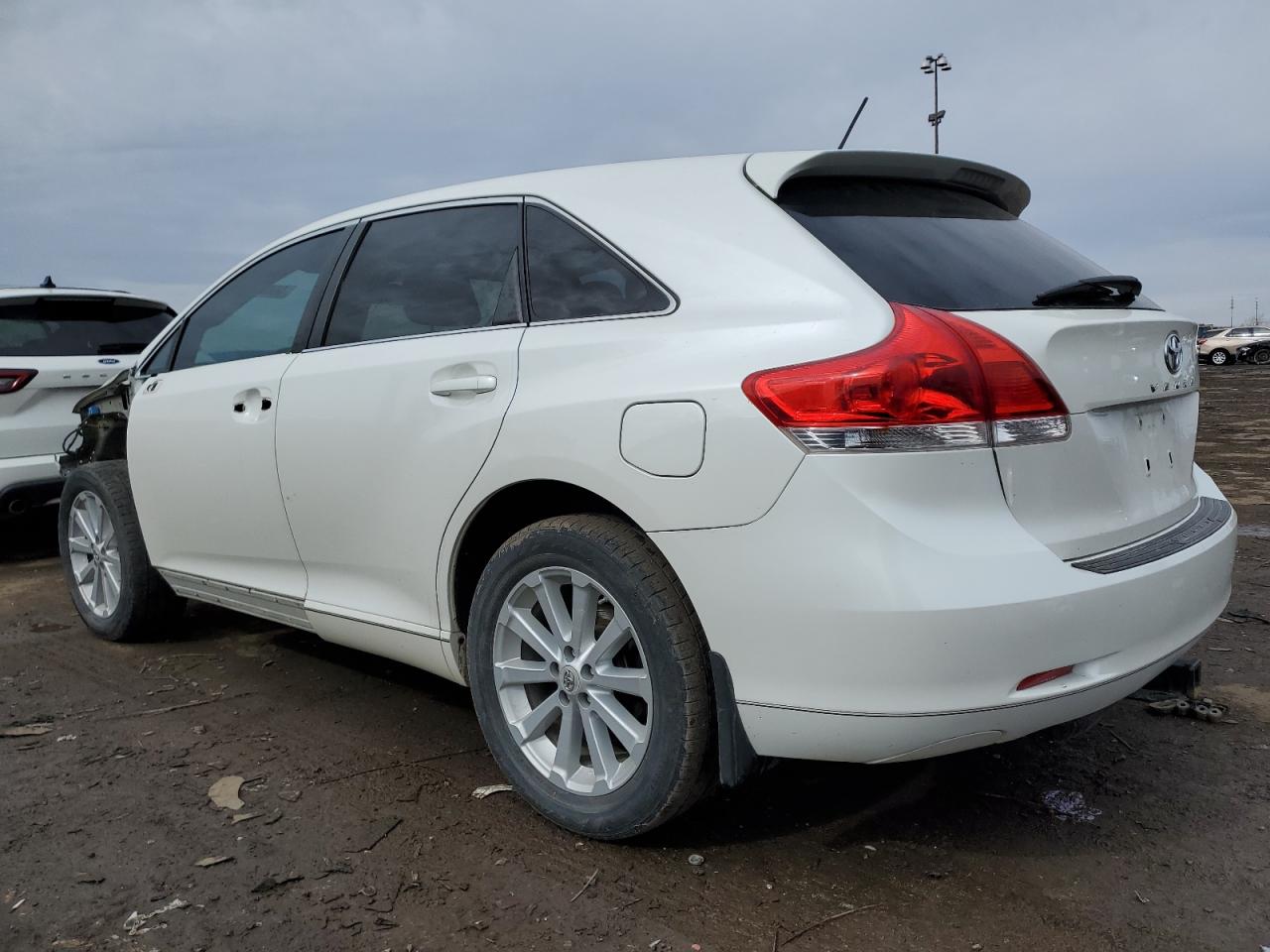 2011 Toyota Venza - Image 2