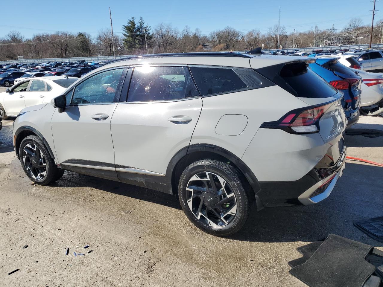 2024 Kia Sportage - Image 2