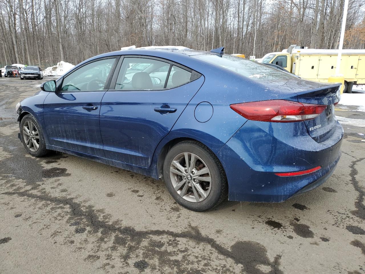 2018 Hyundai Elantra - Image 2