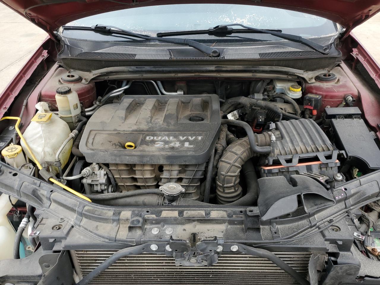 2013 Chrysler 200 - Image 12