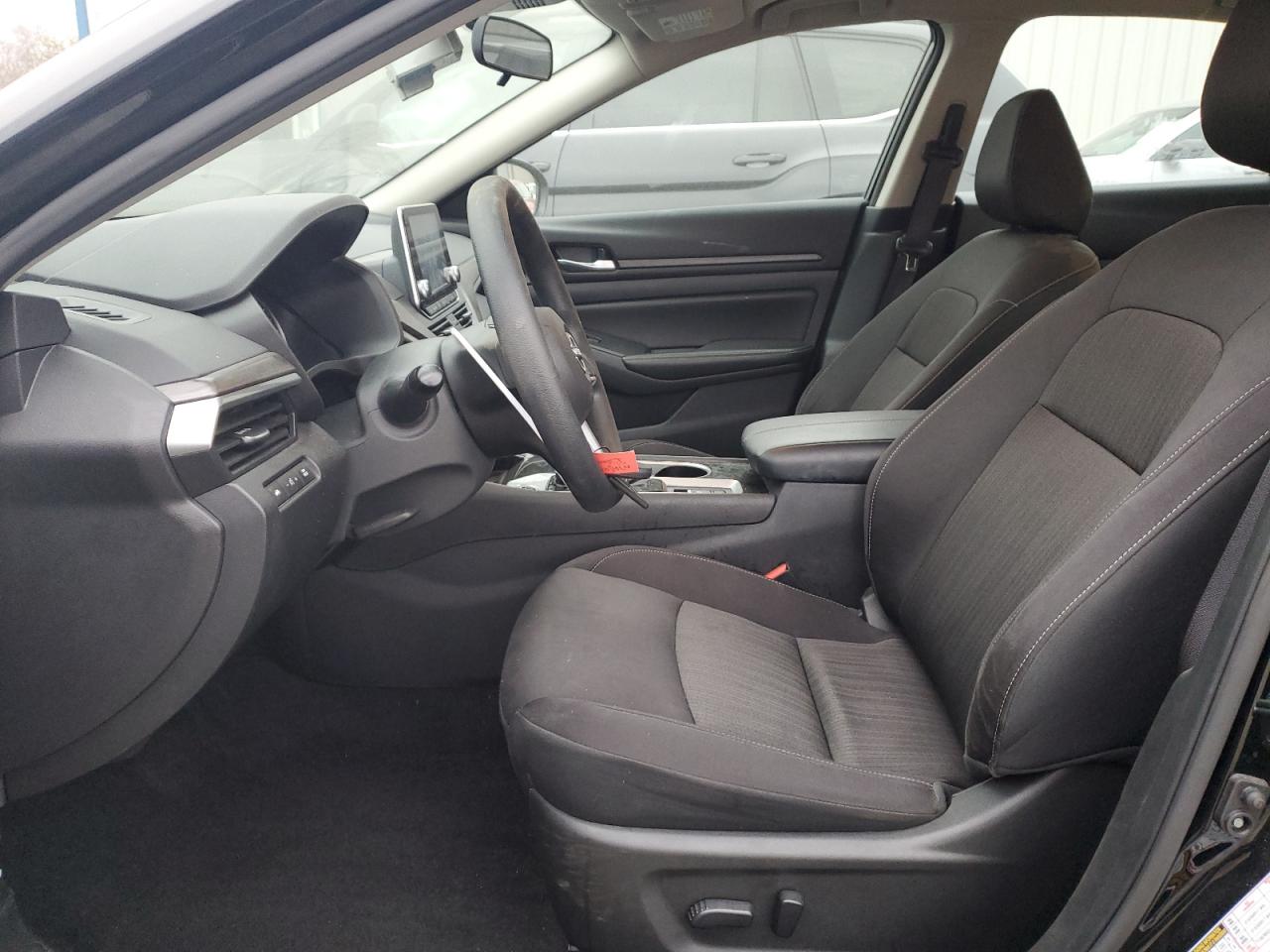 2024 Nissan Altima - Image 7