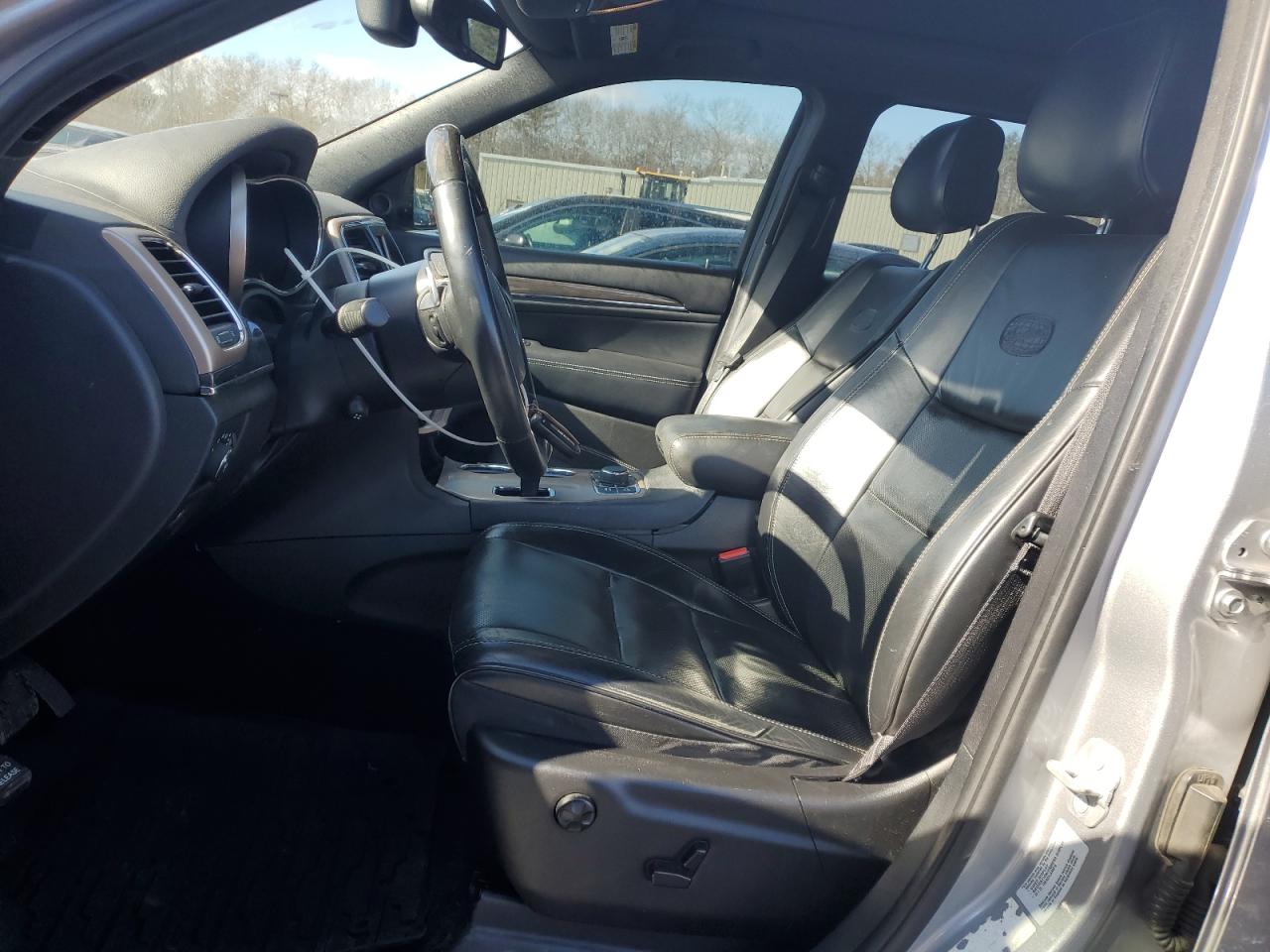 2015 Jeep Grand Cherokee - Image 7