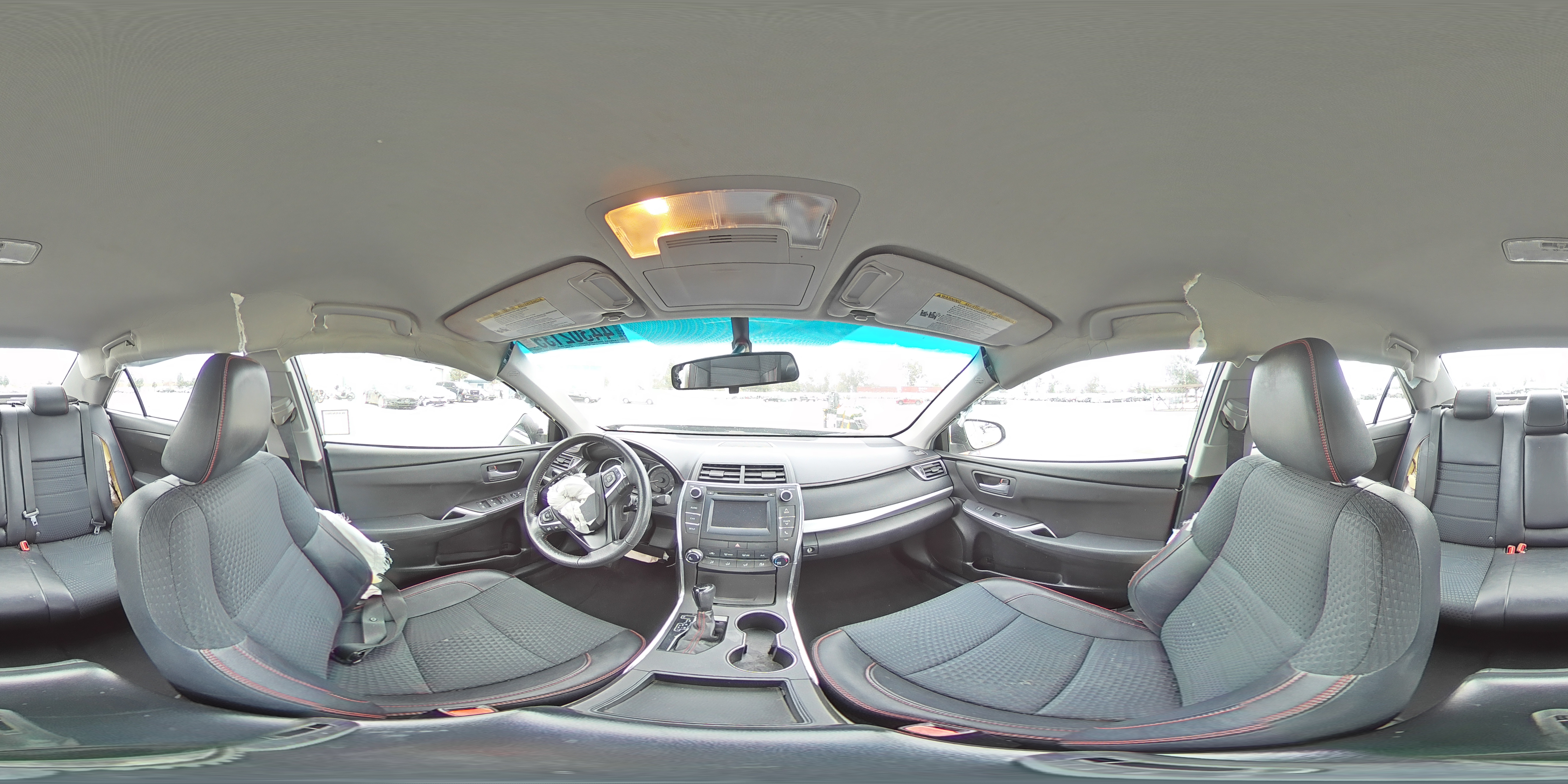 2015 Toyota Camry - Image 13