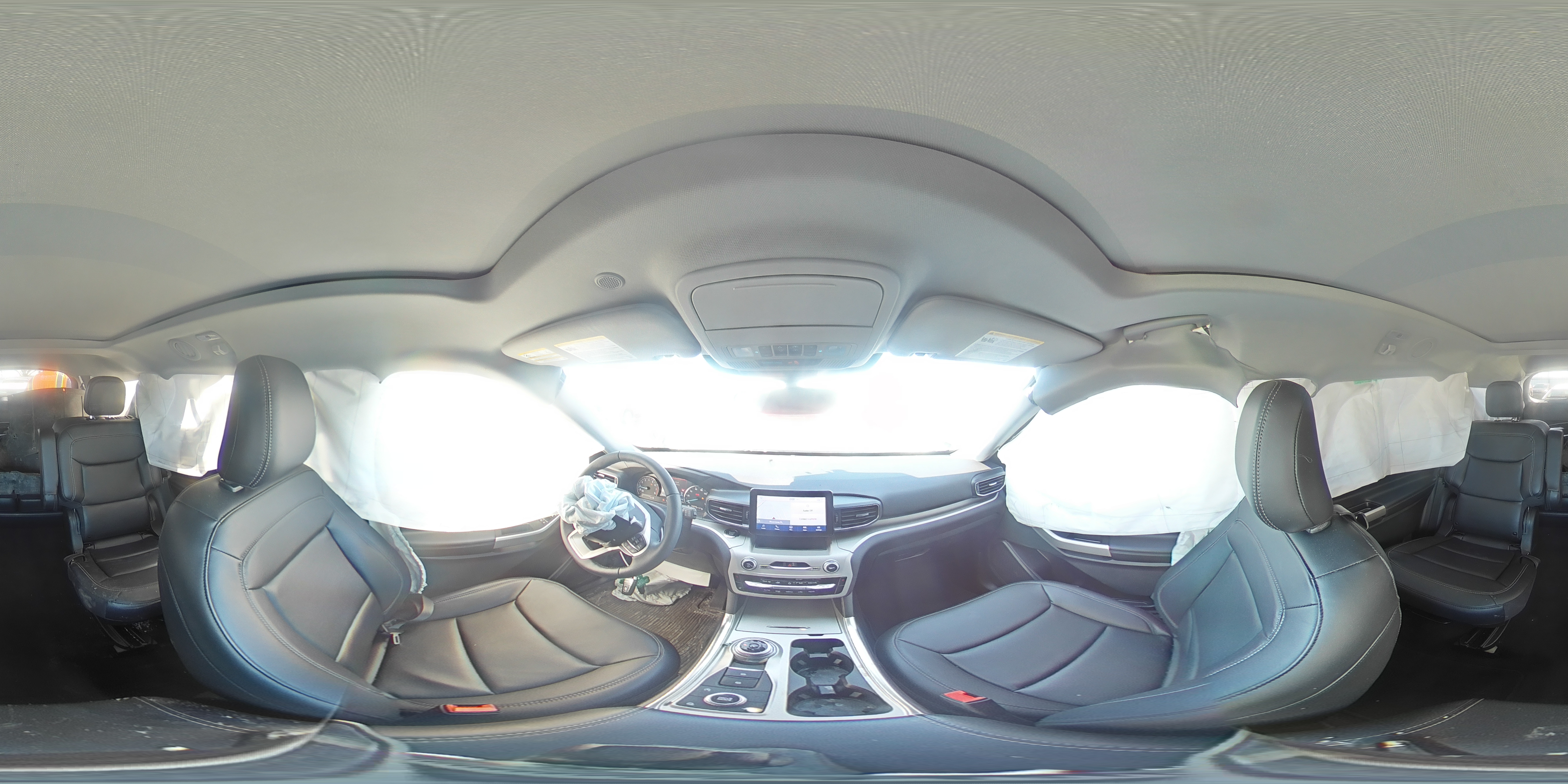 2023 Ford Explorer - Image 13
