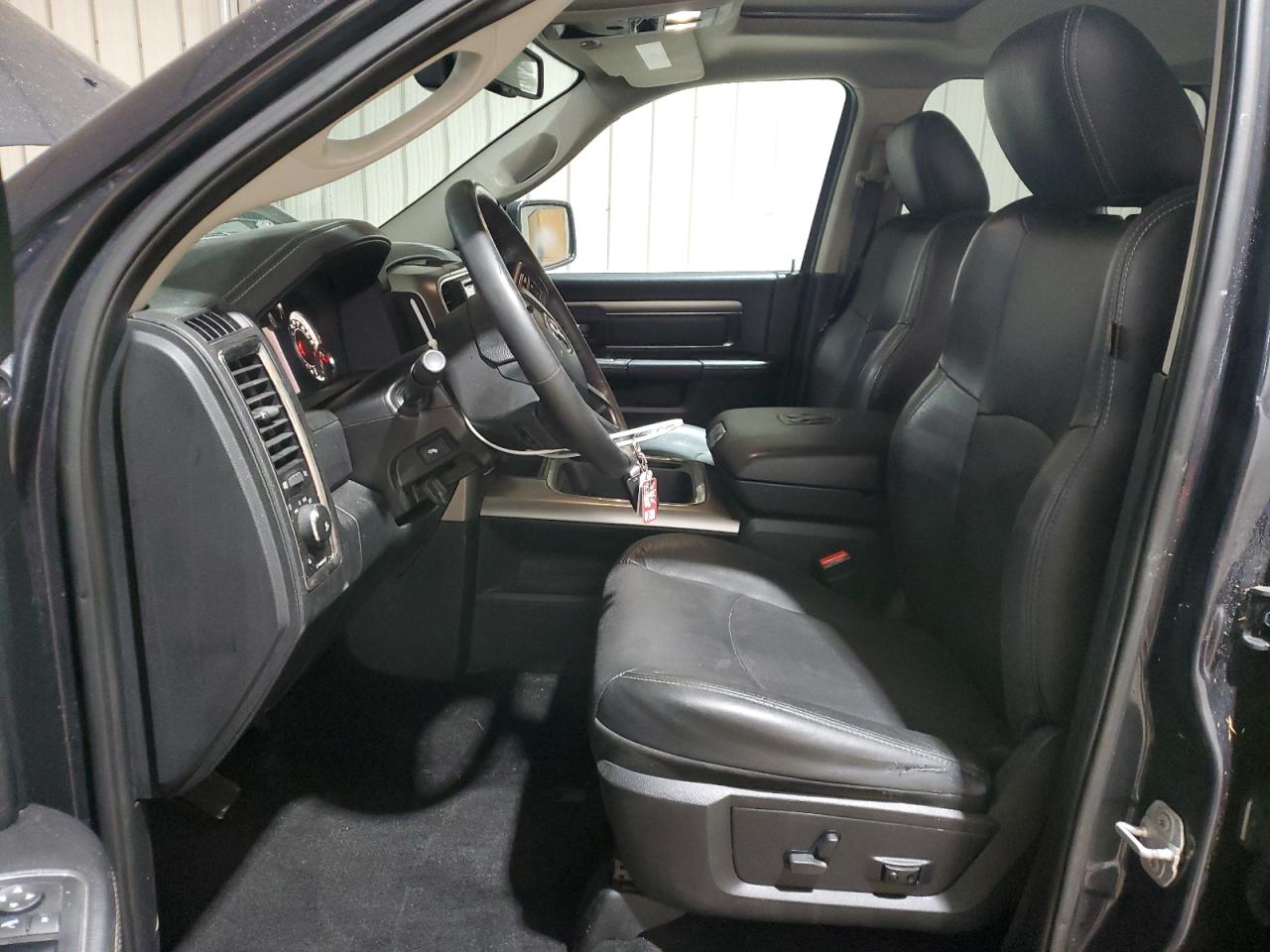 2016 RAM 1500 - Image 7