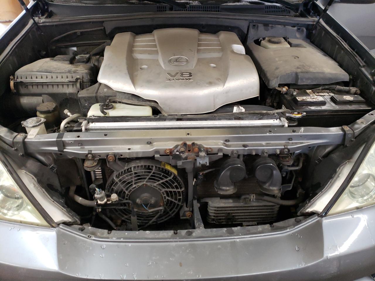2004 Lexus GX - Image 12