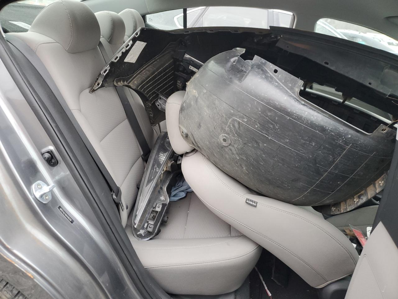 2019 Hyundai Elantra - Image 10