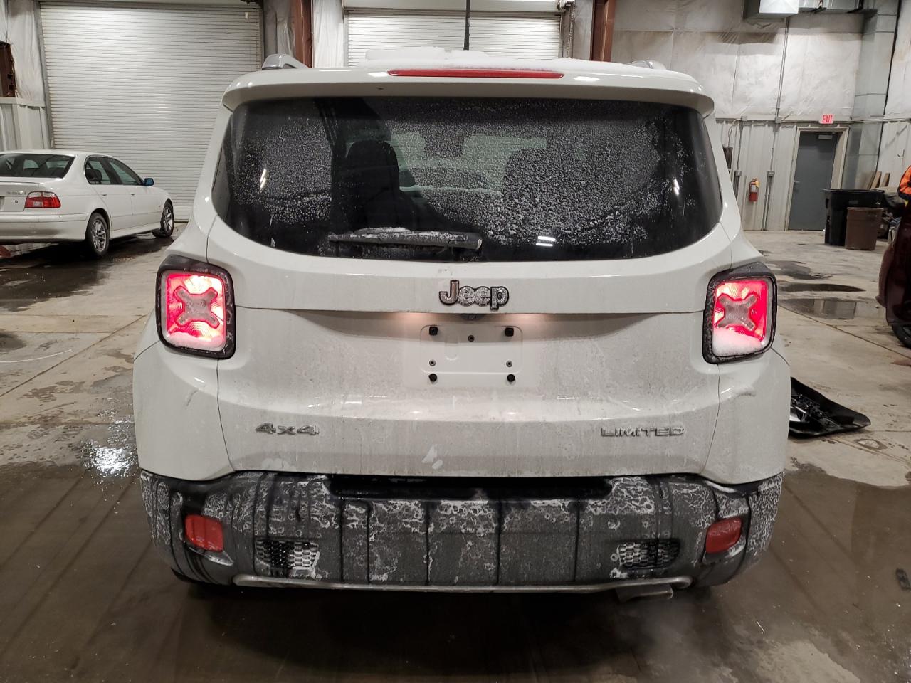 2017 Jeep Renegade - Image 6