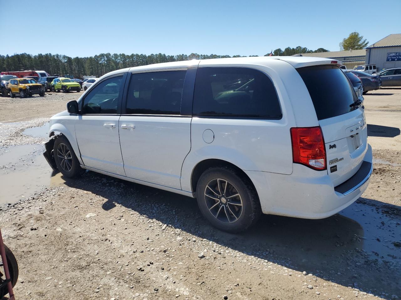 2018 Dodge Caravan - Image 2