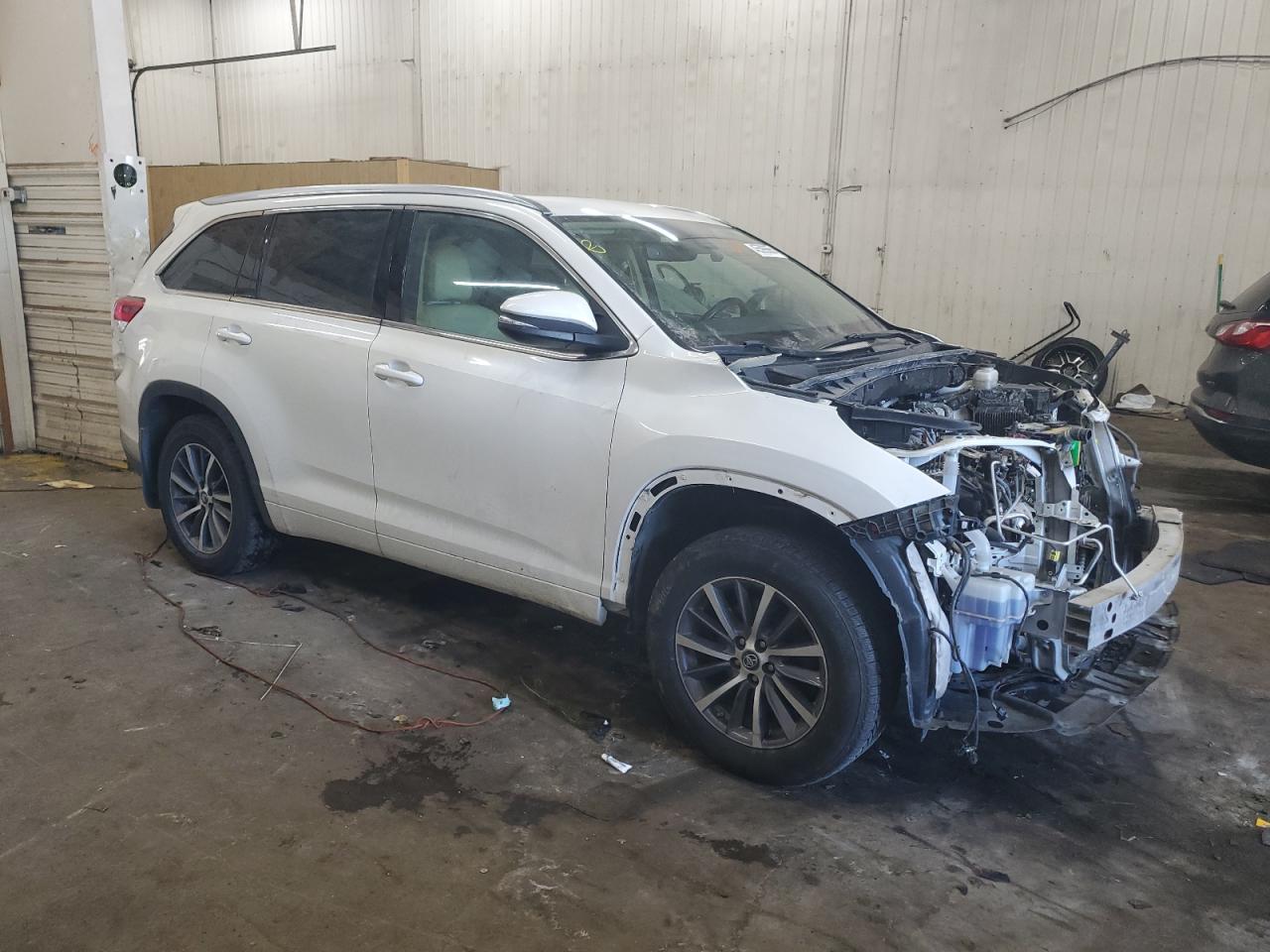 2018 Toyota Highlander - Image 4
