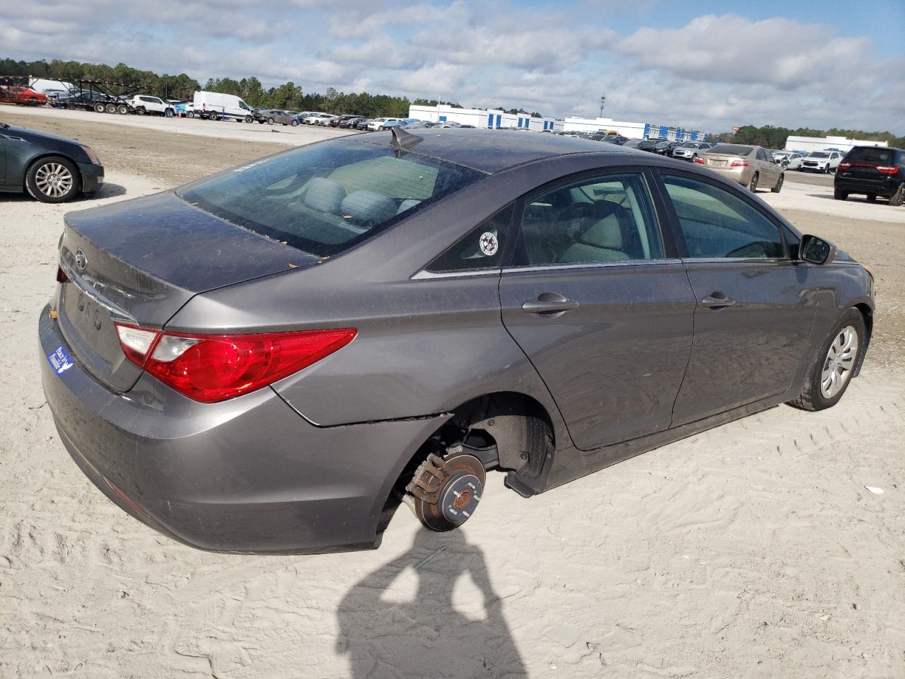 2011 Hyundai Sonata - Image 3